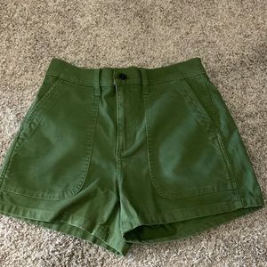 NWT-The Perfect Vintage Military Short from Madewell size 26 in army green.